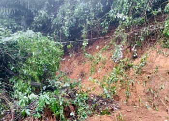 പേര്യ ചുരം വഴിയുള്ള ഗതാഗതം നിരോധിച്ചിരിക്കുന്നു