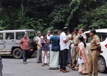 ഭീമൻ ചരക്ക് ലോറികൾ ചുരം കയറുന്നതിന്ന് ഉന്നത ഉദ്യോഗസ്ഥർ റിപ്പോർട്ട് തയാറാക്കി