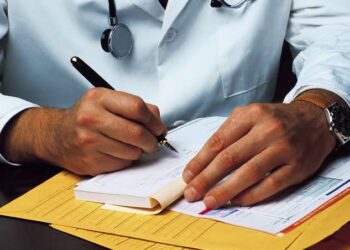 സൗജന്യ മരുന്ന് എഴുതില്ല, ചില കമ്പനികളുടെ മാത്രം. ഡോക്ടർമാരുടെ കുറിപ്പടിയിൽ പിടിവീഴുന്നു