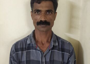 കൈകൾ കെട്ടിയശേഷം വീട്ടമ്മയുടെ മാല കവർന്നു;അയൽവാസി പിടിയിൽ