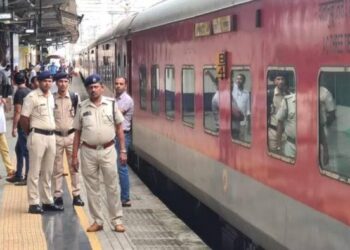 ജയ്പൂർ-മുംബൈ എക്സ്പ്രസിൽ വെടിവെപ്പ്; നാല് പേർ കൊല്ലപ്പെട്ടു