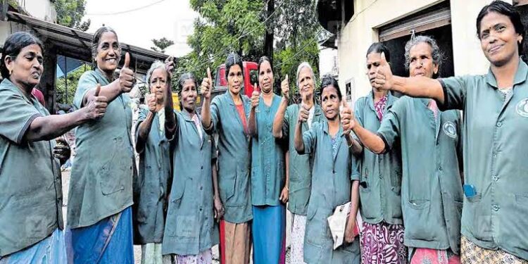 ‘അടിച്ചു മോളേ.. രാധ വീണില്ല; ഒന്നുകൂടെ വായിച്ച് ഉറപ്പിച്ചു, 10 കോടി……അനുഭവങ്ങൾ പങ്കുവച്ച് മൺസൂൺ ബംപർ ഭാ​ഗ്യശാലികളായ സ്ത്രീകൾ