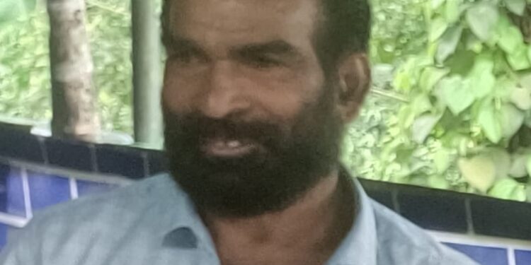 പുഴയോരത്ത് പുല്ല് വെട്ടുന്നതിനിടെ കാണാതായ കർഷകന് വേണ്ടി തിരച്ചിൽ തുടരുന്നു; അജ്ഞാത ജീവി പുഴയിലേക്ക് വലിച്ചുകൊണ്ടു പോയതായുള്ള സംശയം നിലനിൽക്കുന്നു..
