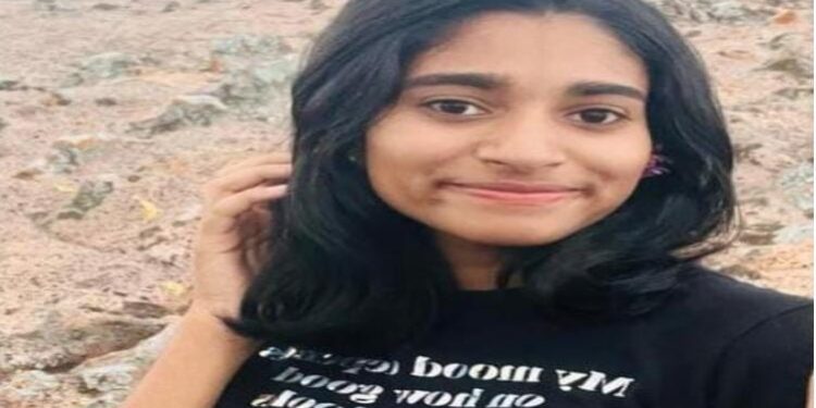 കുളത്തിൽ കുളിക്കാനിറങ്ങിയ വിദ്യാർത്ഥിനി മുങ്ങിമരിച്ചു