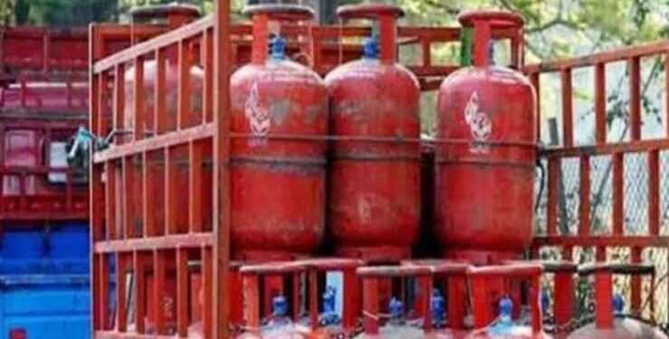 പാചക വാതക സിലിണ്ടറിന് 200 രൂപയുടെ സബ്സിഡി പ്രഖ്യാപിച്ച് കേന്ദ്ര സർക്കാർ