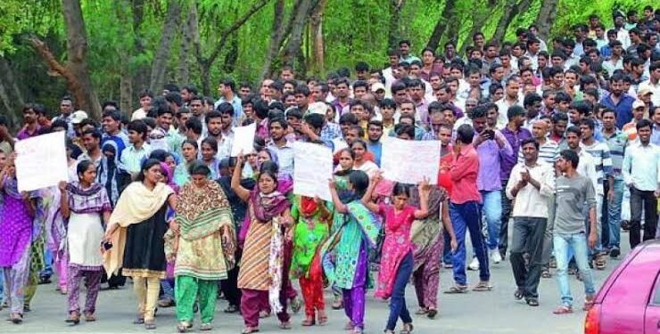 കുട്ടികളെ പങ്കെടുപ്പിച്ചുള്ള ഘോഷയാത്രകൾക്ക് രാവിലെ 10ന് ശേഷം അനുവാദമില്ല: ബാലാവകാശ കമ്മീഷൻ