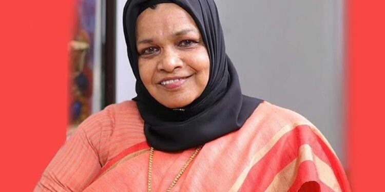 കോഴിക്കോട്: പ്രശസ്ത മാപ്പിളപ്പാട്ട് ഗായിക വിളയിൽ ഫസീല അന്തരിച്ചു.