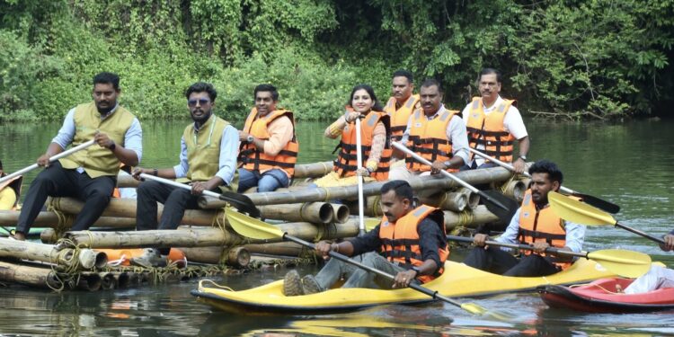 ബാംബൂ റാഫ്റ്റിങിന് കുറുവ ഒരുങ്ങുന്നു