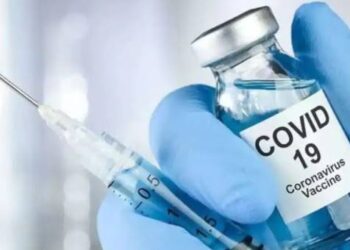 മഹാമാരിക്കാലത്തെ ജീവൻരക്ഷാമരുന്ന്; കോവിഷീൽഡ് വാക്സിന്റെ പാർശ്വഫലറിപ്പോർട്ട് ആശങ്കപ്പെടുത്തുന്നതോ?