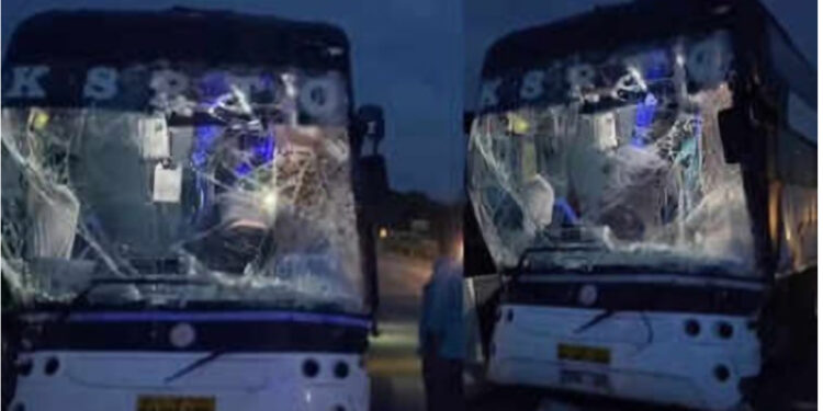 കര്‍ണാടക ആര്‍ടിസിയുടെ കോഴിക്കോട്-ബെംഗളൂരു ബസ് അപകടത്തിൽപെട്ടു, നിരവധി യാത്രക്കാര്‍ക്ക് പരിക്ക്