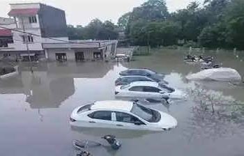 ഗുജറാത്തിൽ പേമാരി, വെള്ളപ്പൊക്കം; 26 മരണം