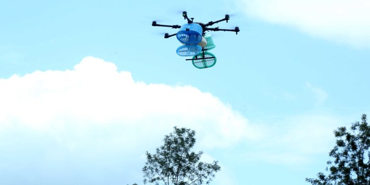 രക്ഷാപ്രവര്‍ത്തകര്‍ക്കായി അതിവേഗം ഭക്ഷണംഡ്രോണുകളും പരീക്ഷിച്ചു