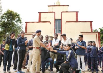 ജില്ലാ സ്കൂൾ കായികമേളയുടെ ദീപശിഖ പ്രയാണം നടത്തി