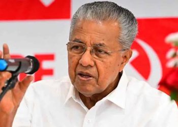 വിദ്യാര്‍ഥികളുടെ ബാഗ് അധ്യാപകര്‍ക്ക് പരിശോധിക്കാം; ബാലാവകാശ കമ്മീഷന്‍ നിര്‍ദേശത്തിനെതിരെ മുഖ്യമന്ത്രി